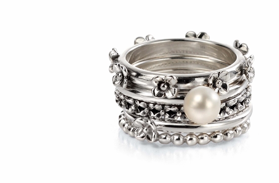 Picture of 5 Stacking Rings With Raised Flowers And Pearl