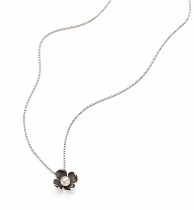 Picture of Flower Necklace With White Pearl