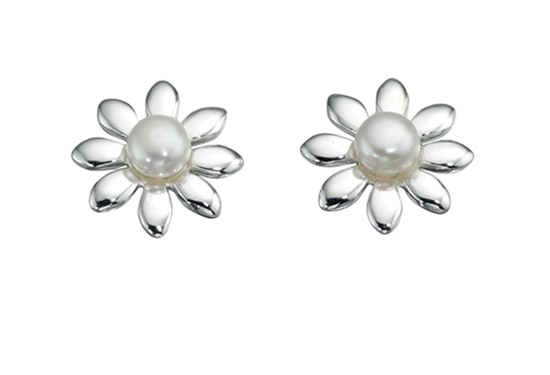 Picture of White Freshwater Pearl Flower Stud Earrings