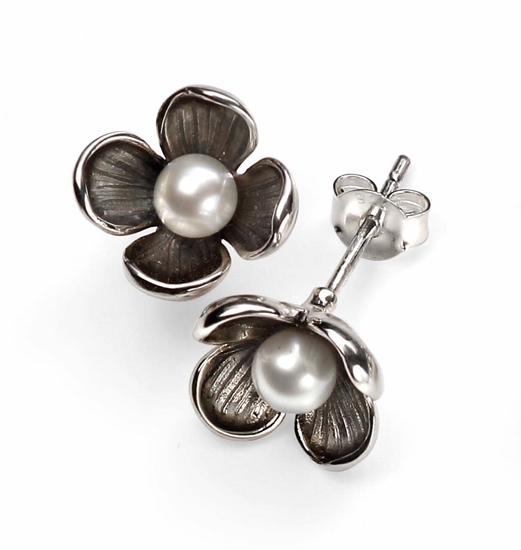 Picture of Flower Earrings With White Pearl