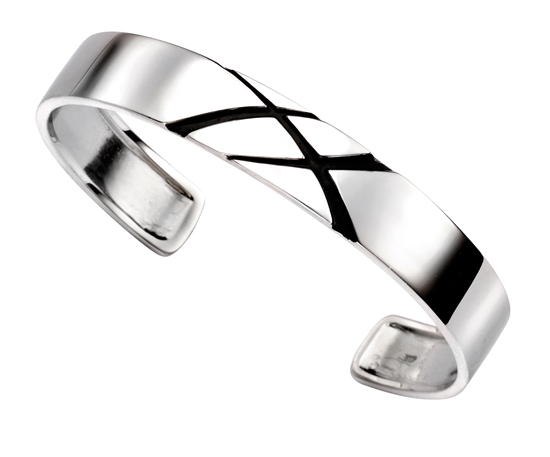Picture of Men's Torque Bangle With Black Oxidised Line Pattern